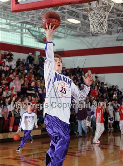 Thumbnail 1 in Grantsburg vs. Colfax (WIAA D4 Sectional Playoffs) photogallery.