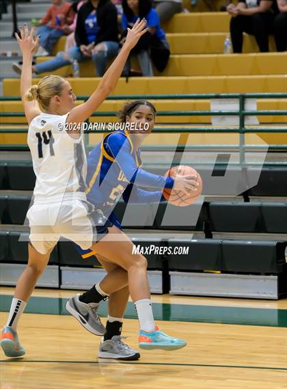 Thumbnail 2 in Ridgeline vs Osbourn Park (Nike Tournament of Champions - Final) photogallery.