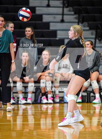Thumbnail 3 in College Station vs A&M Consolidated photogallery.