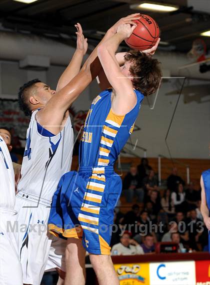 Thumbnail 1 in Ripon Christian vs. Capital Christian (CIF SJS D5 Playoffs) photogallery.