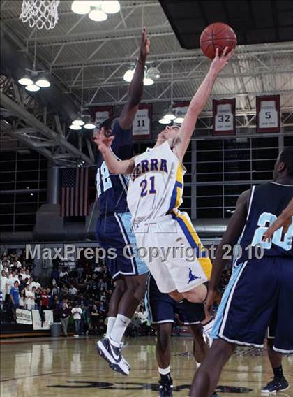 Thumbnail 2 in Serra vs. Bellarmine (CIF CCS D1 Final) photogallery.