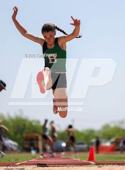 Thumbnail 2 in UIL 3A Area Track Meet photogallery.