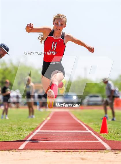 Thumbnail 2 in UIL 3A Area Track Meet photogallery.