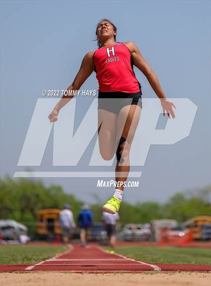 Thumbnail 3 in UIL 3A Area Track Meet photogallery.