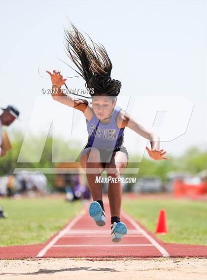 Thumbnail 2 in UIL 3A Area Track Meet photogallery.