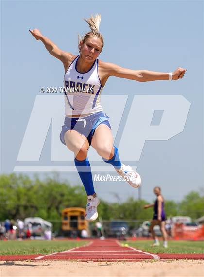 Thumbnail 2 in UIL 3A Area Track Meet photogallery.