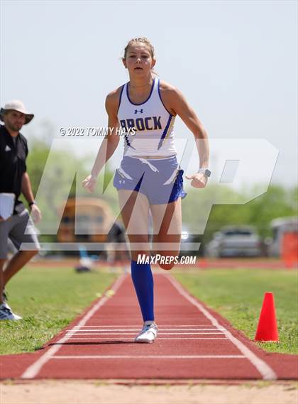 Thumbnail 2 in UIL 3A Area Track Meet photogallery.
