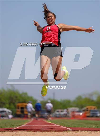 Thumbnail 2 in UIL 3A Area Track Meet photogallery.