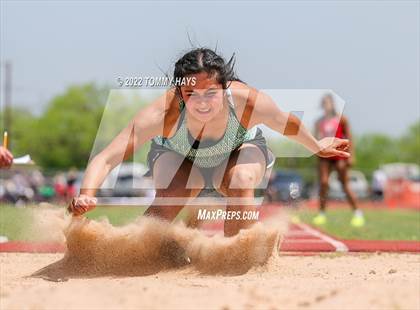 Thumbnail 2 in UIL 3A Area Track Meet photogallery.