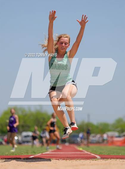Thumbnail 3 in UIL 3A Area Track Meet photogallery.
