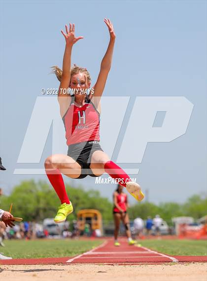 Thumbnail 2 in UIL 3A Area Track Meet photogallery.