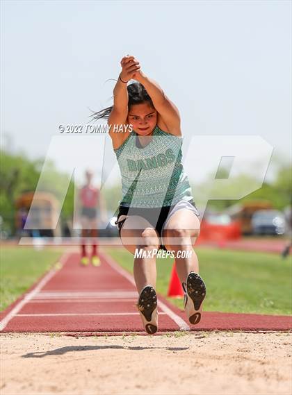 Thumbnail 3 in UIL 3A Area Track Meet photogallery.