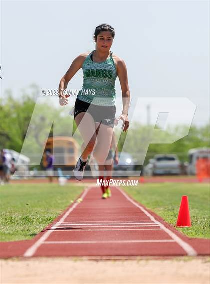 Thumbnail 1 in UIL 3A Area Track Meet photogallery.
