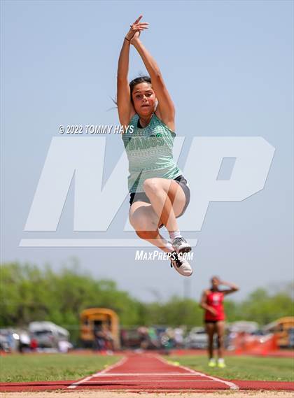Thumbnail 3 in UIL 3A Area Track Meet photogallery.