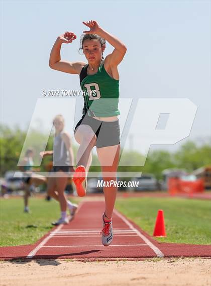 Thumbnail 3 in UIL 3A Area Track Meet photogallery.