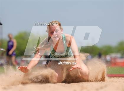 Thumbnail 2 in UIL 3A Area Track Meet photogallery.