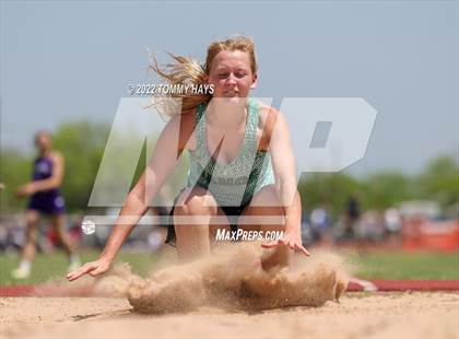 Thumbnail 1 in UIL 3A Area Track Meet photogallery.