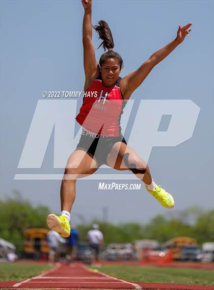 Thumbnail 3 in UIL 3A Area Track Meet photogallery.