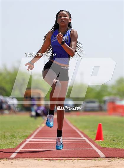 Thumbnail 3 in UIL 3A Area Track Meet photogallery.