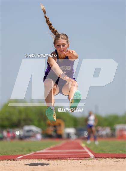 Thumbnail 2 in UIL 3A Area Track Meet photogallery.