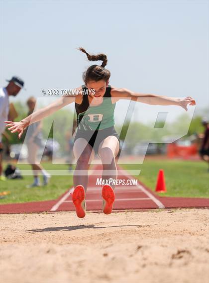 Thumbnail 2 in UIL 3A Area Track Meet photogallery.