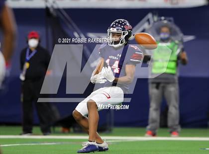 Thumbnail 1 in Cedar Park vs. Ryan (UIL 5A Division 1 Final) photogallery.