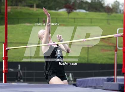 Thumbnail 1 in Gilmer Meet photogallery.