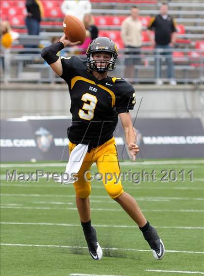 Thumbnail 1 in Indianapolis Cathedral vs. Centerville (Kirk Herbstreit National Kickoff Classic) photogallery.