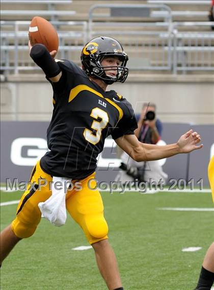 Thumbnail 2 in Indianapolis Cathedral vs. Centerville (Kirk Herbstreit National Kickoff Classic) photogallery.