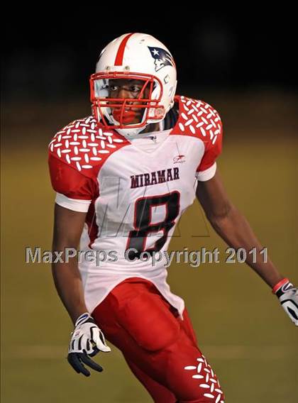 Thumbnail 2 in Miramar @ DeSoto (Florida vs. Texas Football Showcase) photogallery.