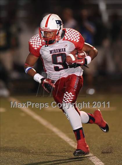 Thumbnail 2 in Miramar @ DeSoto (Florida vs. Texas Football Showcase) photogallery.