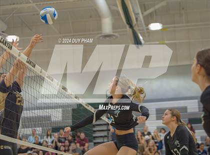 Thumbnail 1 in Villa Park @ Canyon photogallery.