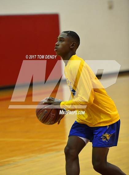 Thumbnail 2 in Cypress Springs vs. Ozen (Cypress Hoops Invitational) photogallery.