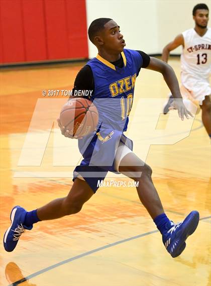 Thumbnail 2 in Cypress Springs vs. Ozen (Cypress Hoops Invitational) photogallery.