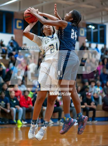 Thumbnail 2 in E.E. Smith vs. Hillside (NCHSAA 3A 4th Round) photogallery.
