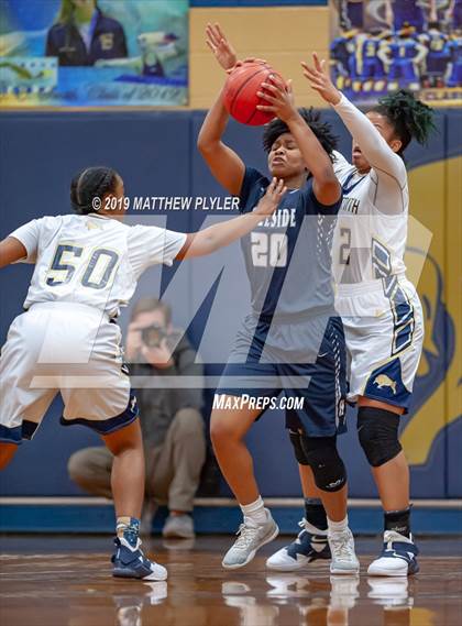 Thumbnail 3 in E.E. Smith vs. Hillside (NCHSAA 3A 4th Round) photogallery.