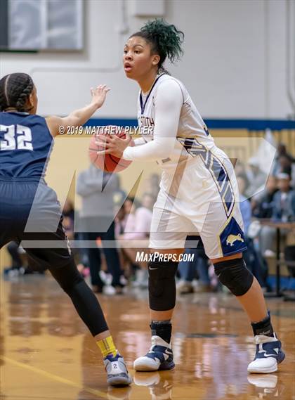 Thumbnail 3 in E.E. Smith vs. Hillside (NCHSAA 3A 4th Round) photogallery.