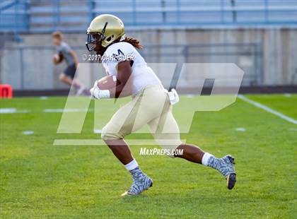 Thumbnail 3 in Pomona vs. Mullen photogallery.