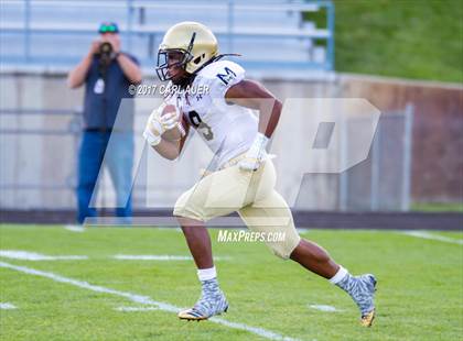 Thumbnail 2 in Pomona vs. Mullen photogallery.