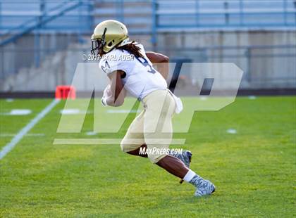 Thumbnail 1 in Pomona vs. Mullen photogallery.