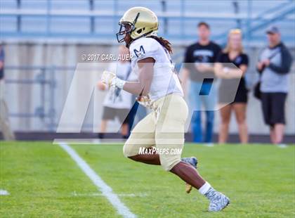 Thumbnail 1 in Pomona vs. Mullen photogallery.