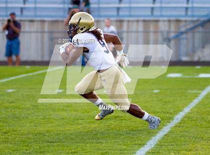 Thumbnail 3 in Pomona vs. Mullen photogallery.