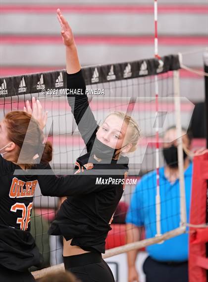 Thumbnail 2 in Huntington Beach vs Redondo Union photogallery.