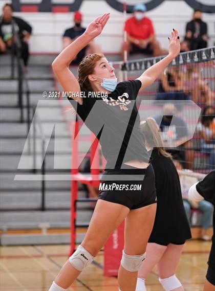 Thumbnail 3 in Huntington Beach vs Redondo Union photogallery.