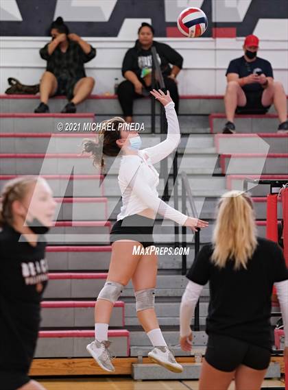 Thumbnail 2 in Huntington Beach vs Redondo Union photogallery.