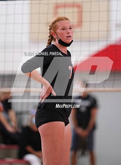 Thumbnail 3 in Huntington Beach vs Redondo Union photogallery.