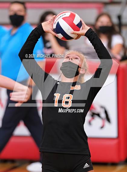 Thumbnail 2 in Huntington Beach vs Redondo Union photogallery.