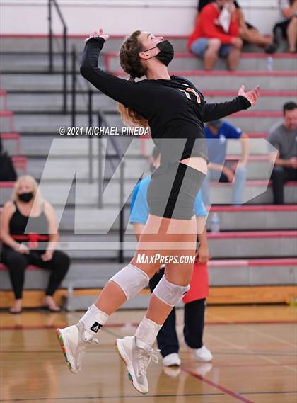 Thumbnail 3 in Huntington Beach vs Redondo Union photogallery.