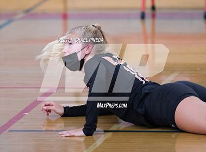 Thumbnail 3 in Huntington Beach vs Redondo Union photogallery.