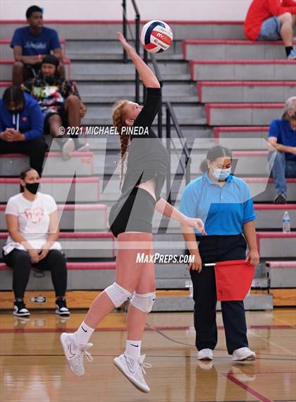 Thumbnail 2 in Huntington Beach vs Redondo Union photogallery.